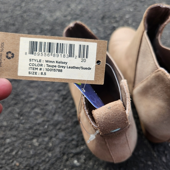 NWT Tom’s Kelsey Wedge Booties Taupe Gray Suede Leather size 8.5 - Picture 4 of 9